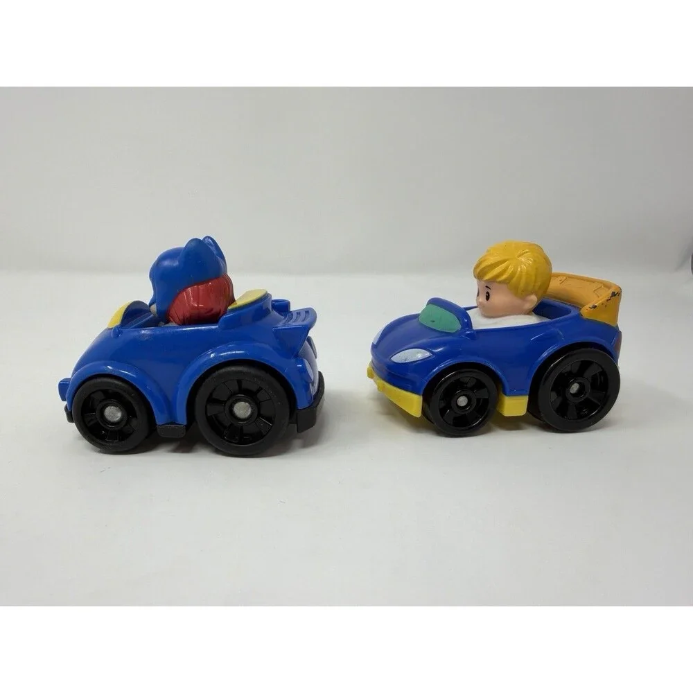 2 Fisher-Price Little People Wheelies DC Batgirl and Blonde Boy, Blue Cars